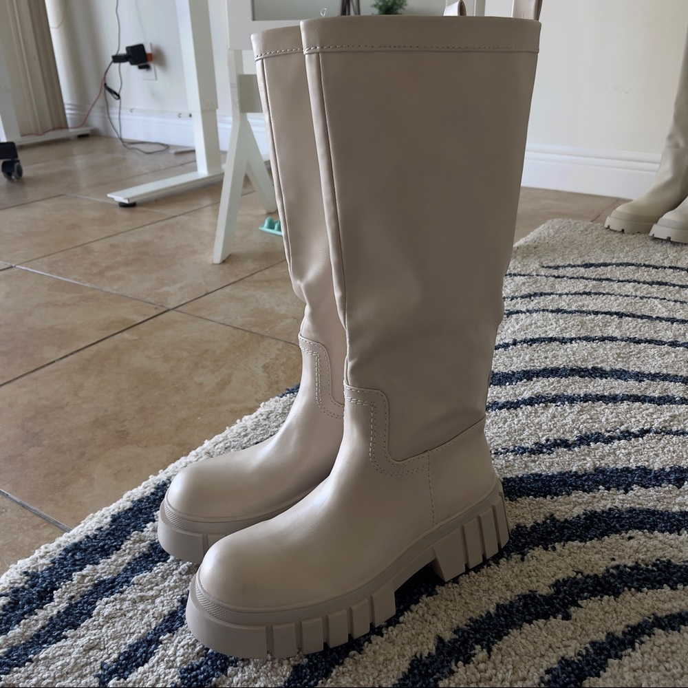 FLAT KNEE-HIGH BOOTS WITH TRACK SOLES - Picture 11 of 12